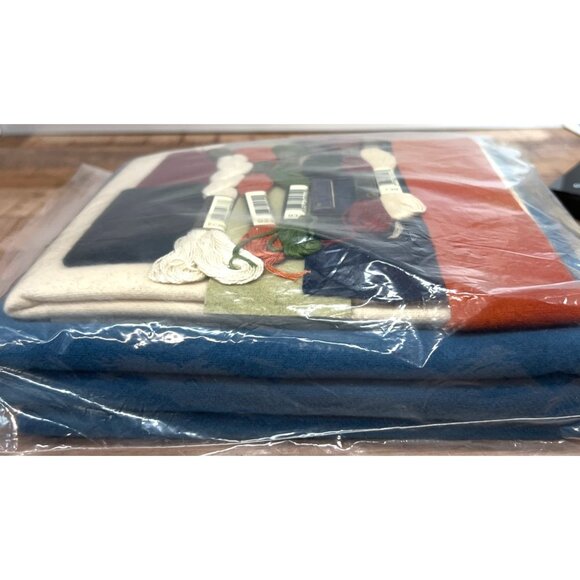 Country Stitches Winter Gathering Tree Skirt Kit  Complete Pattern & Felt Set Fo - Picture 4 of 4